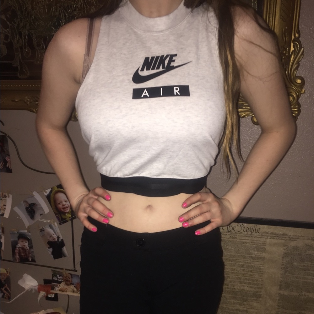 nike air sleeveless grey crop top